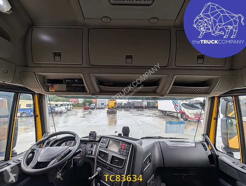 Trekker Iveco 440 S46