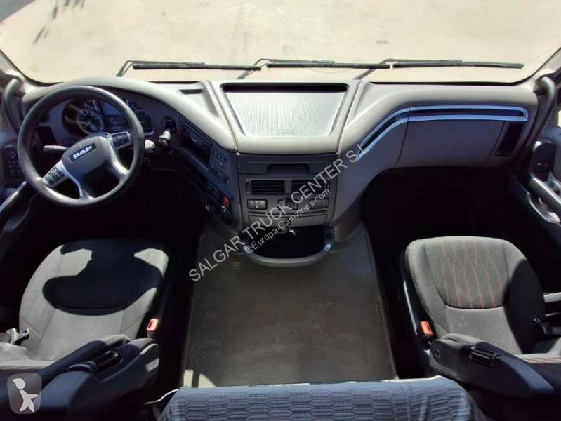 Cabeza tractora DAF