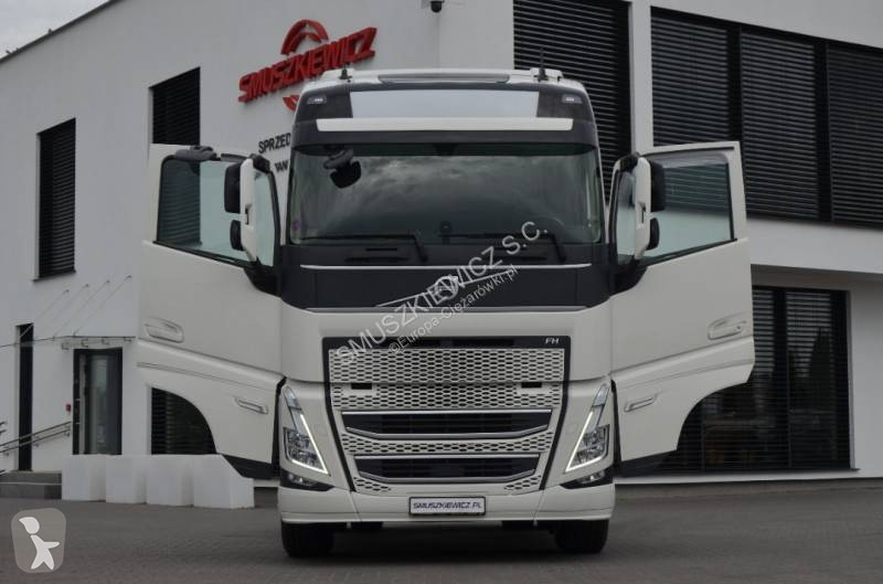 Тягач Volvo