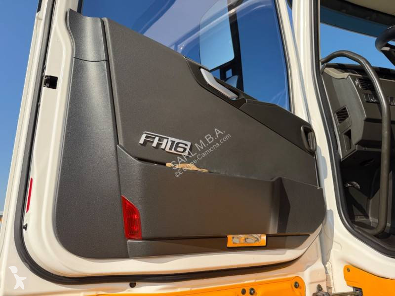 Cabeza tractora Volvo 750