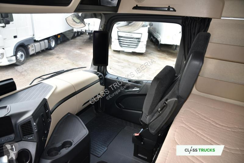Tahač Mercedes 5 1845 BigSpace MirrorCam