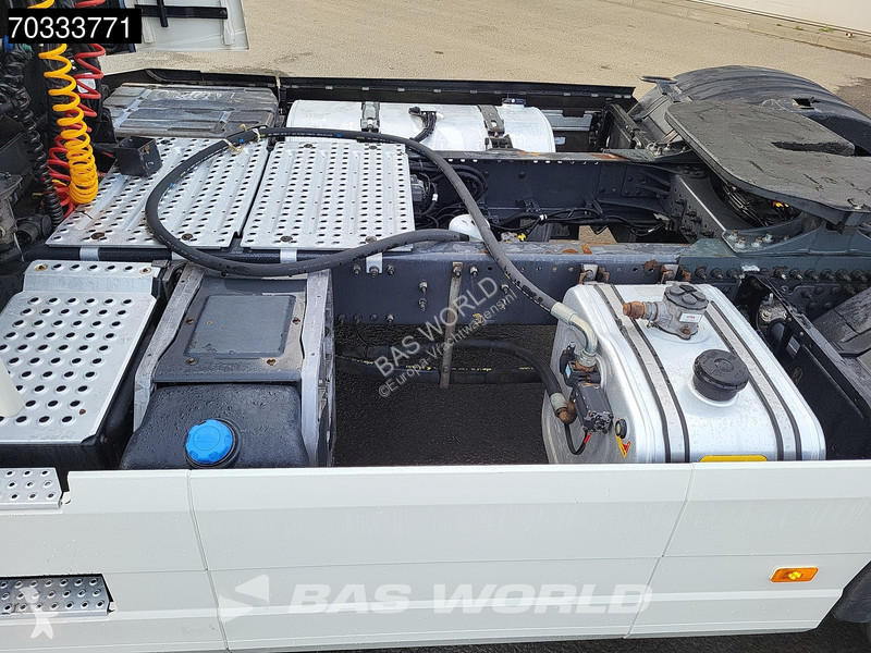 Tahač Volvo 500  4X2 Hydraulic Navi