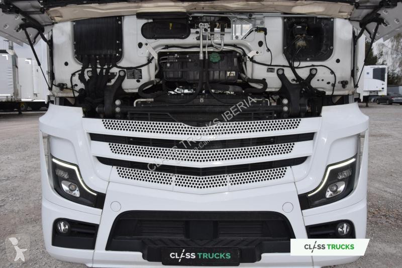 Cabeza tractora Mercedes 1845