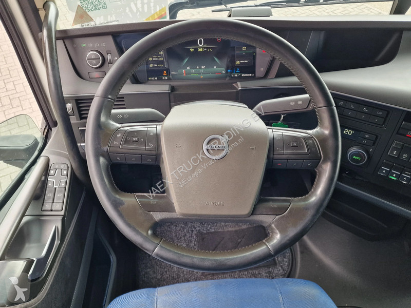 Tahač Volvo 13500 4x2 Globetrotter XL - I...