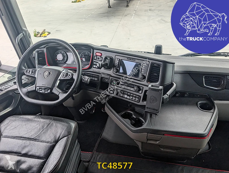 Nyergesvontató Scania 580