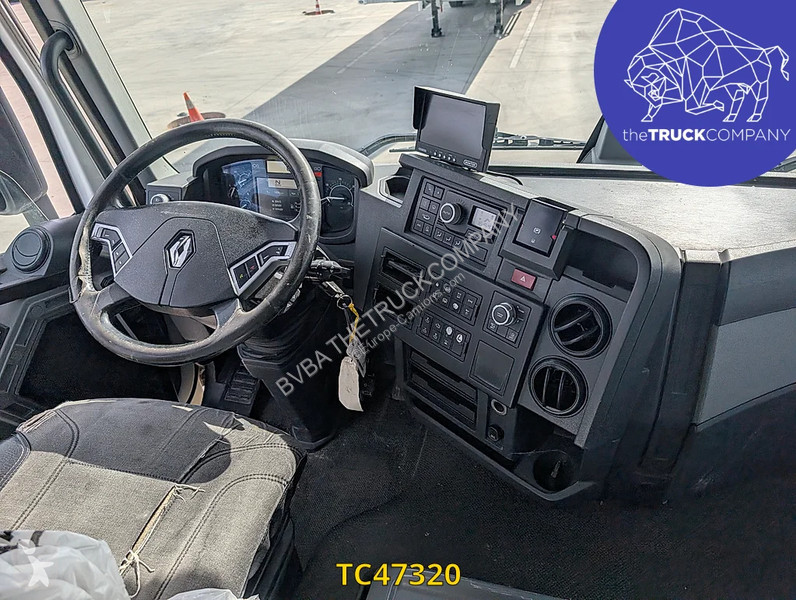 Cap tractor Renault T 440