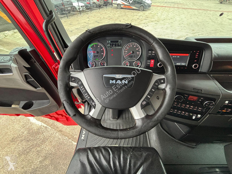 Tractor MAN 33.560 6x4 INTARDER / HYDRAULICS