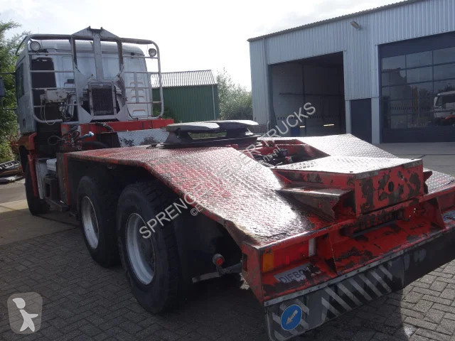 Tractor MAN 33.460 manual fuel pump