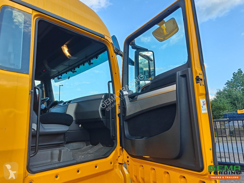Тягач MAN TGX 4x4 XLX Euro6B - Manual...