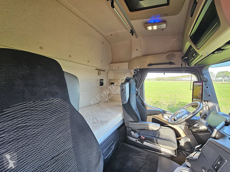 Ciągnik siodłowy Mercedes ACTROS 2553 6x2*4