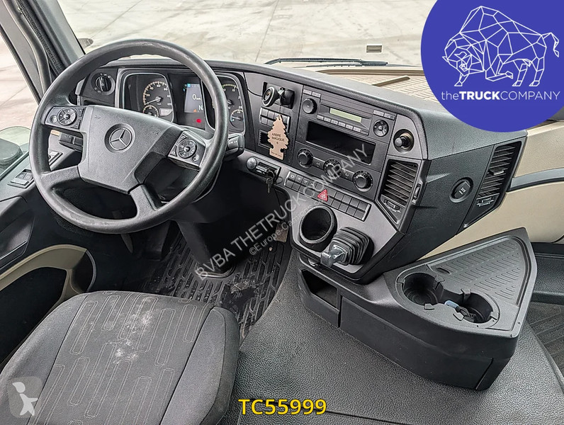 Cabeza tractora Mercedes 1842