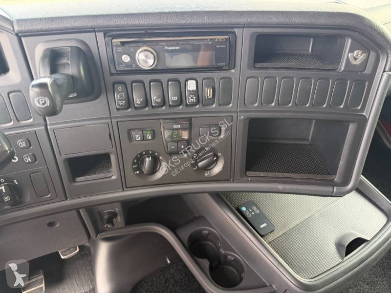 جرار Scania 520