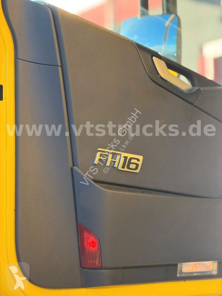 Ciągnik siodłowy Volvo FH 750 8x4 BL  Tridem...