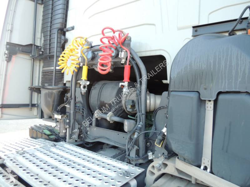 Cap tractor Volvo 460 Globetrotter