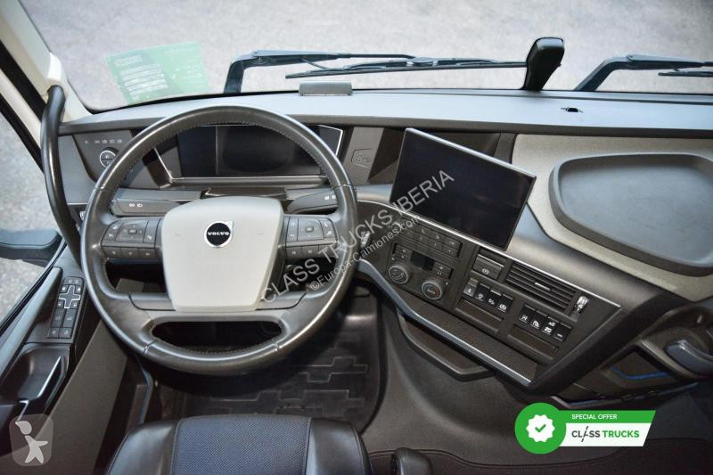Volvo 500 Globetrotter XL tractor unit