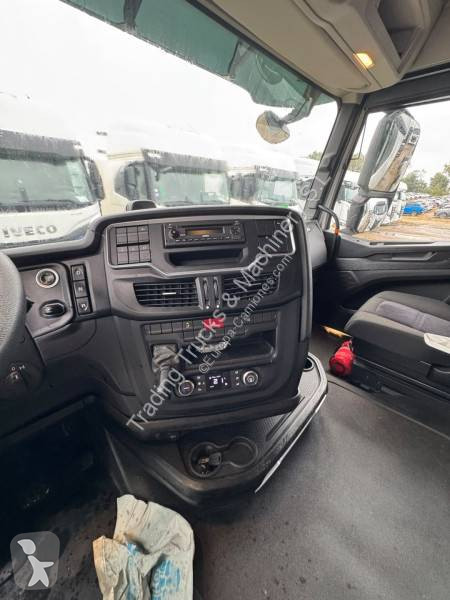 Iveco 460 tractor unit