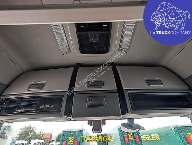 Renault T 520 tractor unit