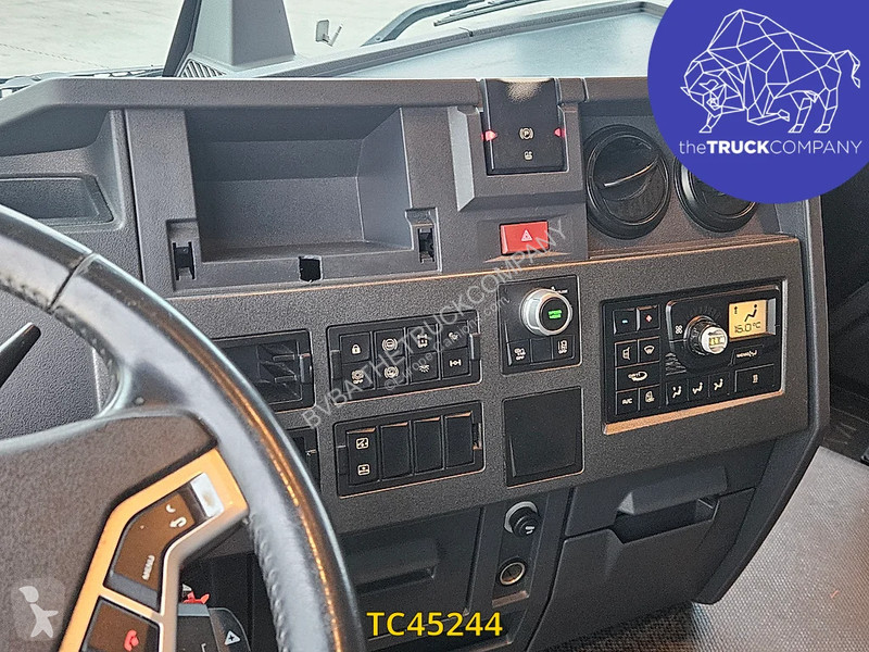 Renault T 460 tractor unit