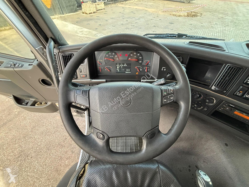 Tahač Volvo 500 6x2 GLOBE XL / ADR / RETARDER /...