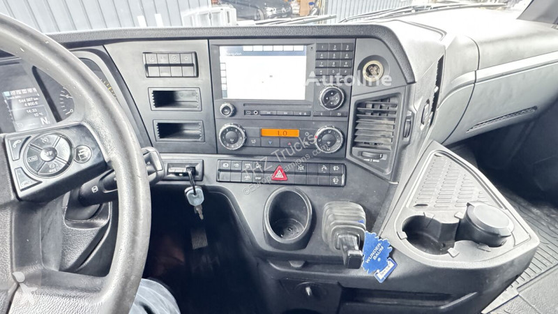 Mercedes 3358 tractor unit
