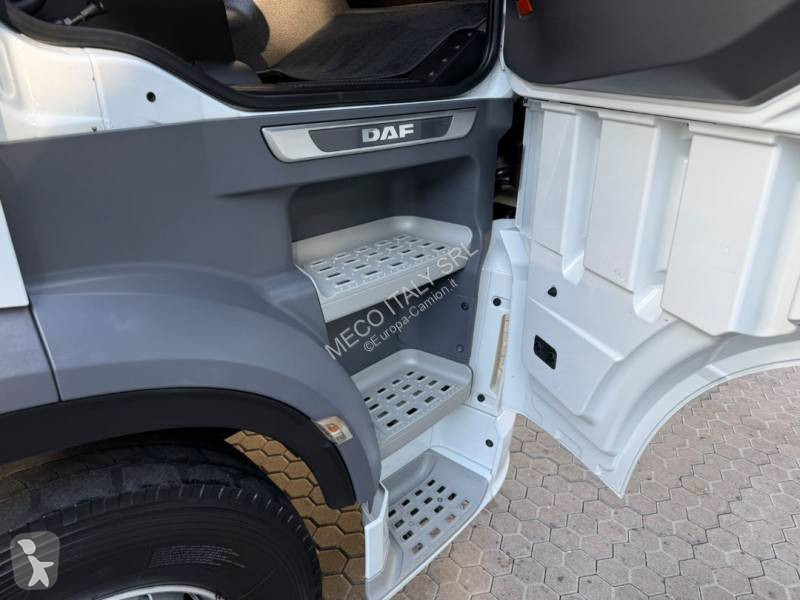 DAF 480 tractor unit