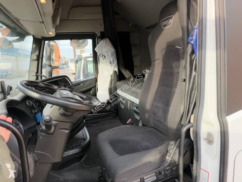 Iveco 490 tractor unit