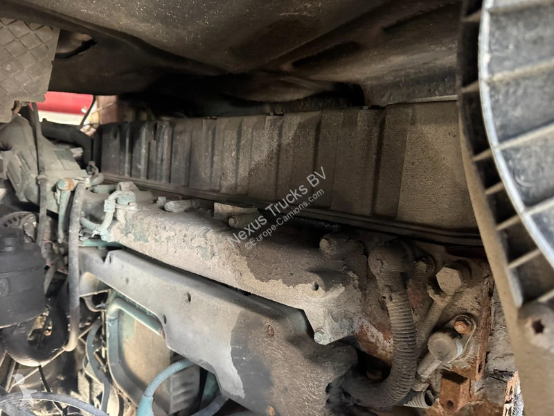 Traktor Volvo - 420 Globetrotter (MANUAL...