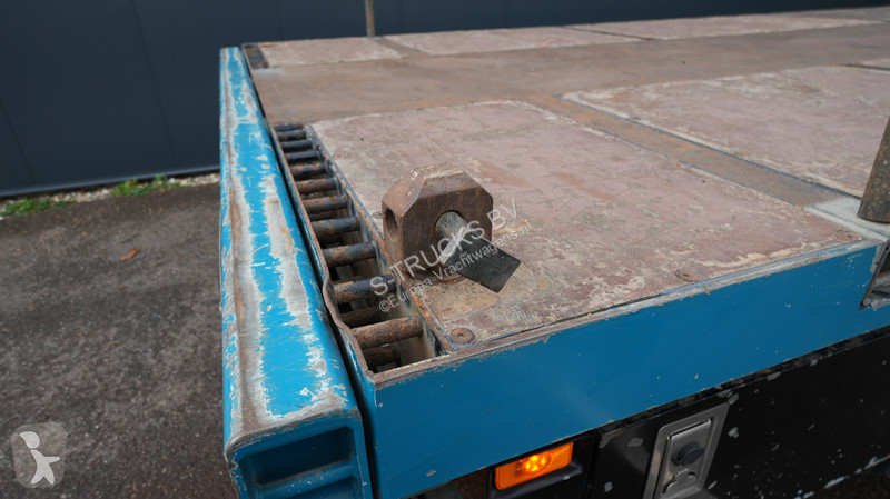 Tahač Volvo 8x2 flatbed truck with Palfinger PK...