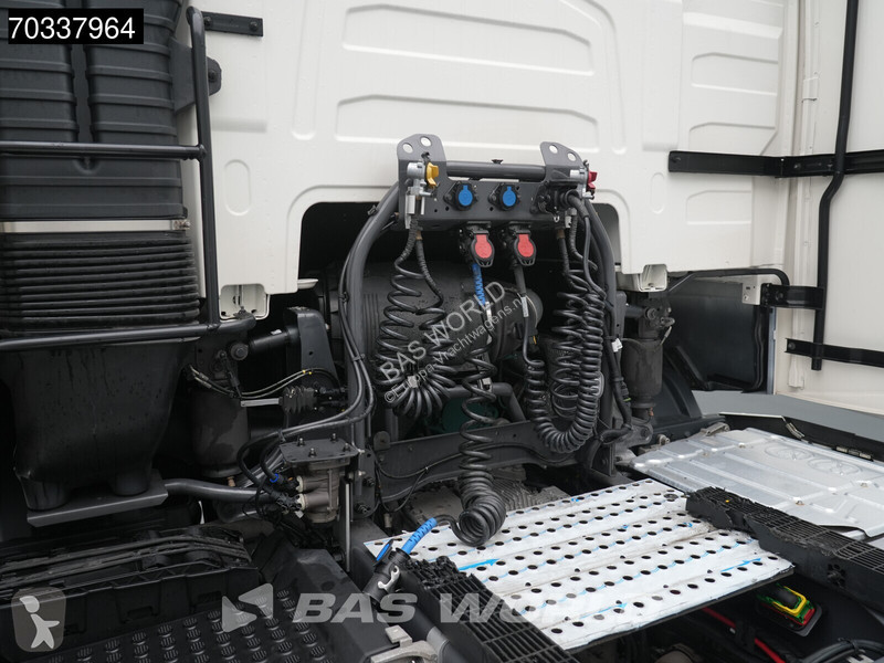 Trekker Volvo Aero 500 4X2 Aero XL 2x Tanks ACC