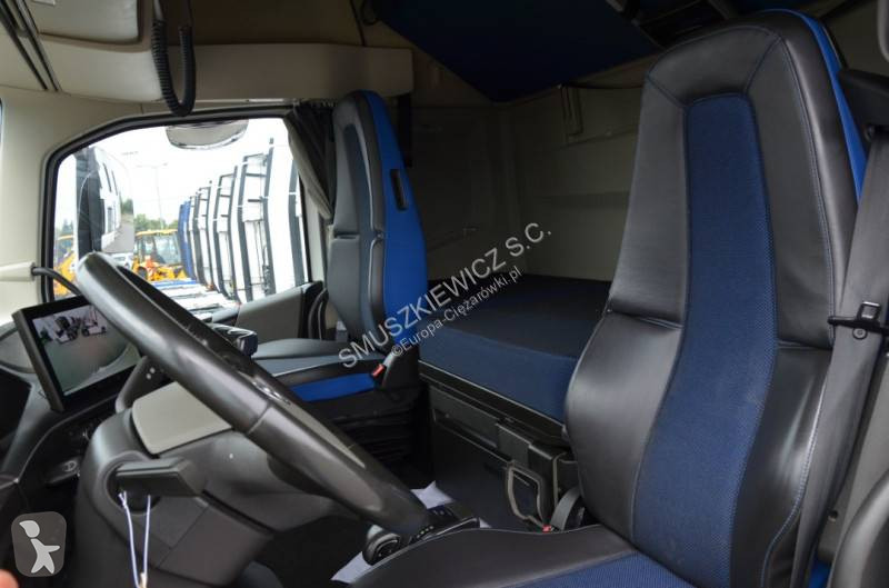 Nyergesvontató Volvo 500 Globetrotter