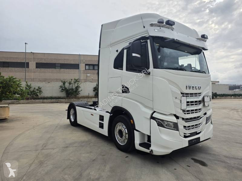 Traktor Iveco 570