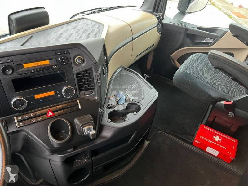 Traktor Mercedes