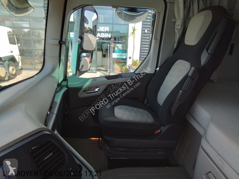 Tractor Ford 1100 Intard STD