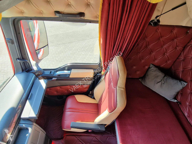 Traktor MAN 26.560 XXL 6x2/4 - Custom interior...