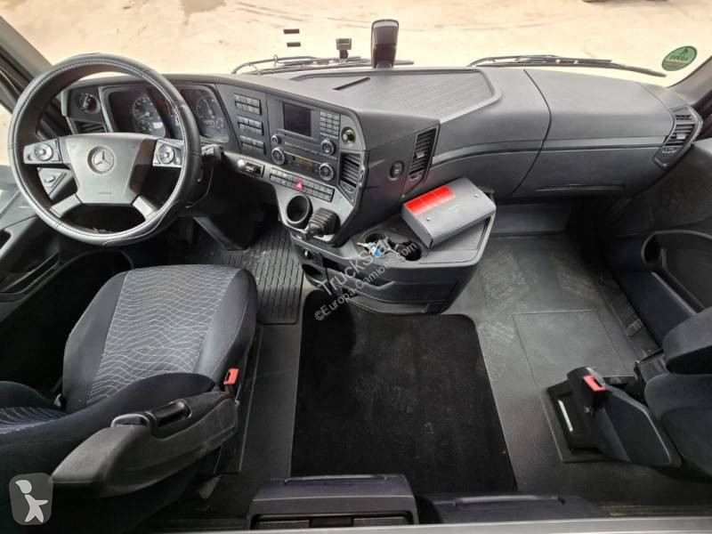Tracteur Mercedes 2663