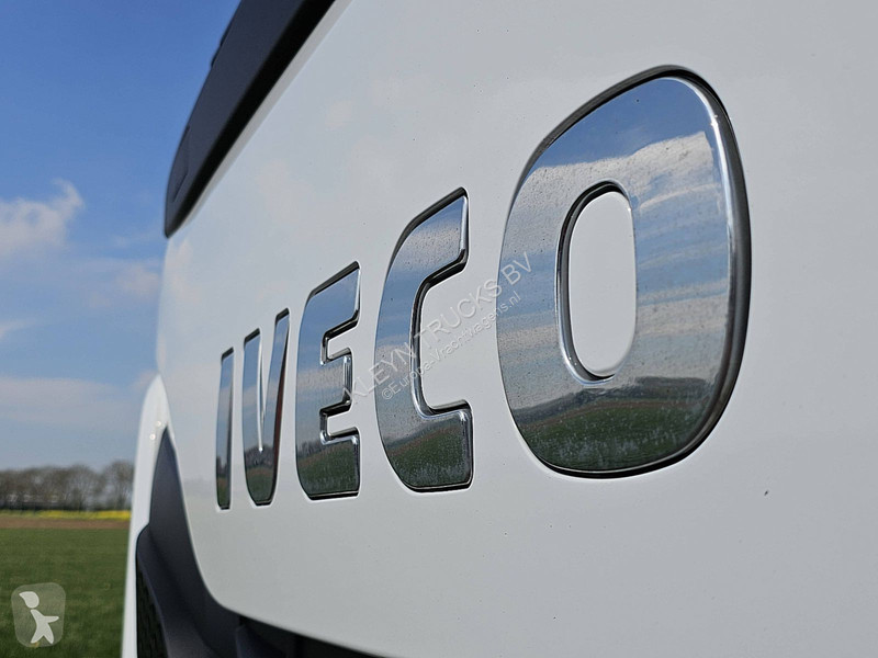 Trekker Iveco AS440S48 NAVI FRIDGE SKIRTS