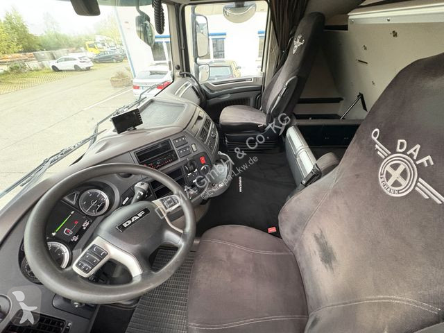 Traktor DAF 480...