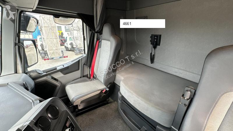 Traktor Renault T3SP38