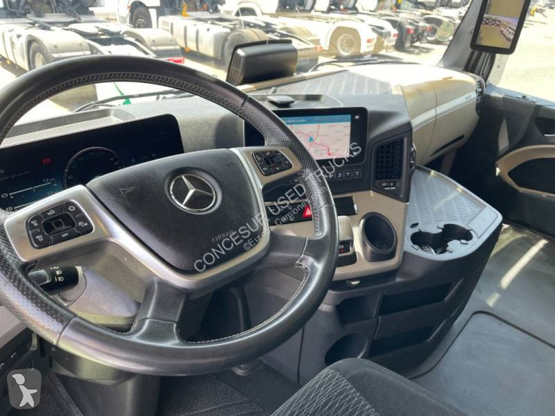 Traktor Mercedes
