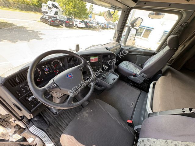 Traktor Scania...