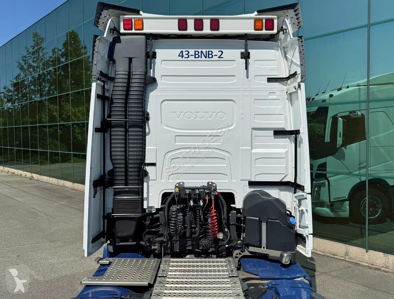Traktor Volvo FH 500 6X2 GLOBETROTTER 2x TANKS...