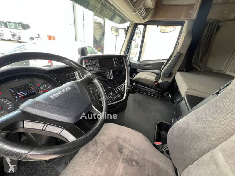 Traktor Iveco