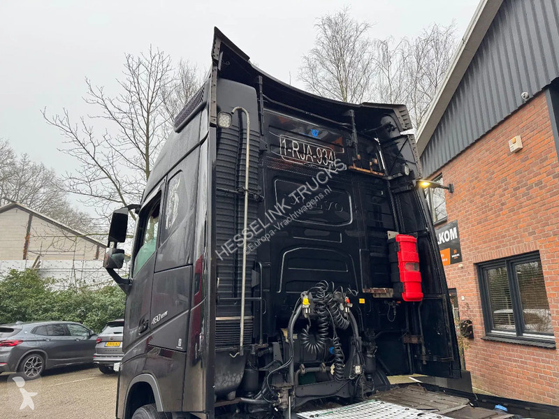 Trekker Volvo Dual clutch 2X tank Standairco...