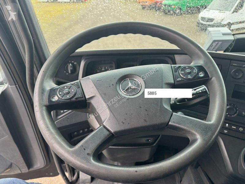Traktor Mercedes