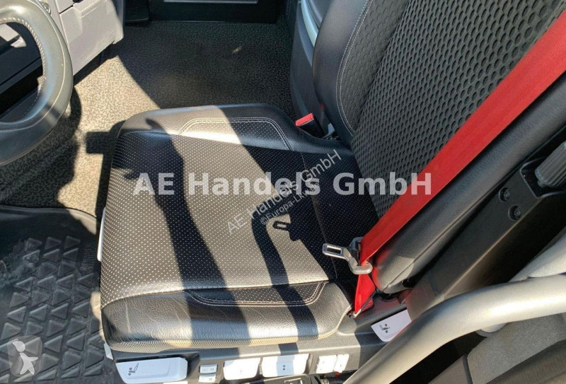 جرار Renault T HIGH 520