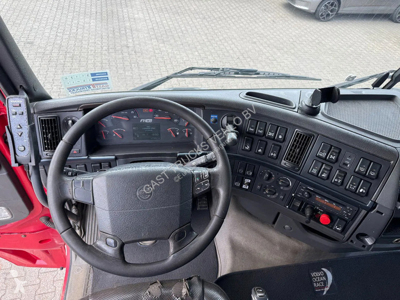Traktor Volvo 16700 6x4 Tipper And Tractor...