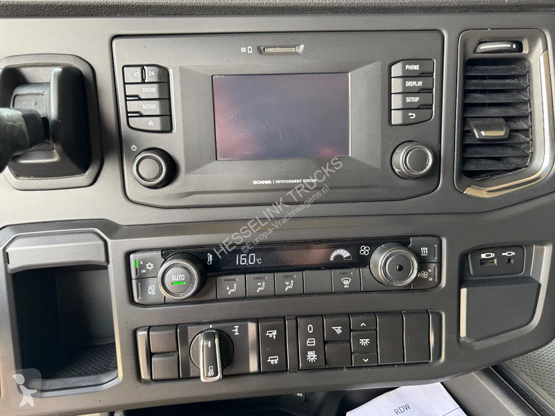 Trekker Scania 6X2 Midlift Hydraulic NL Truck -...