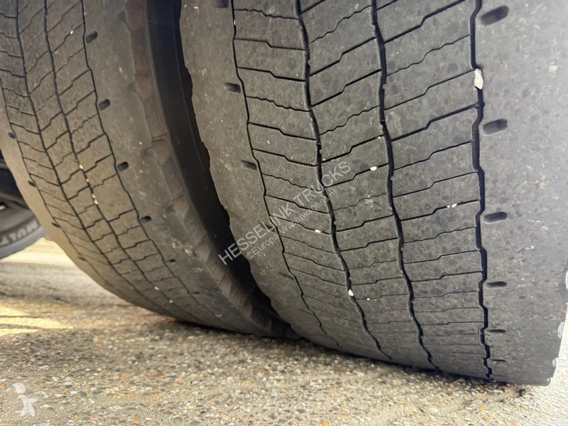 Tractor Volvo FM 370 Globetrotter XL Xenon Side...