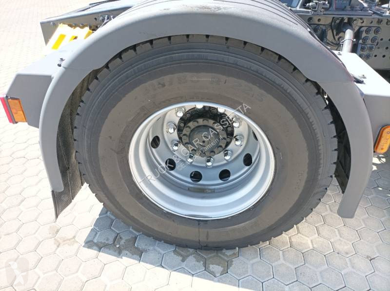 Traktor Iveco