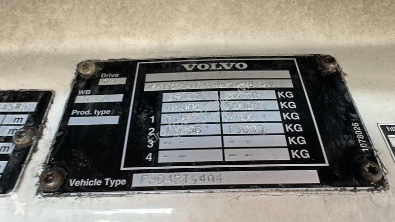 Traktor Volvo 440 (GOOD CONDITION / BONNE ETAT)